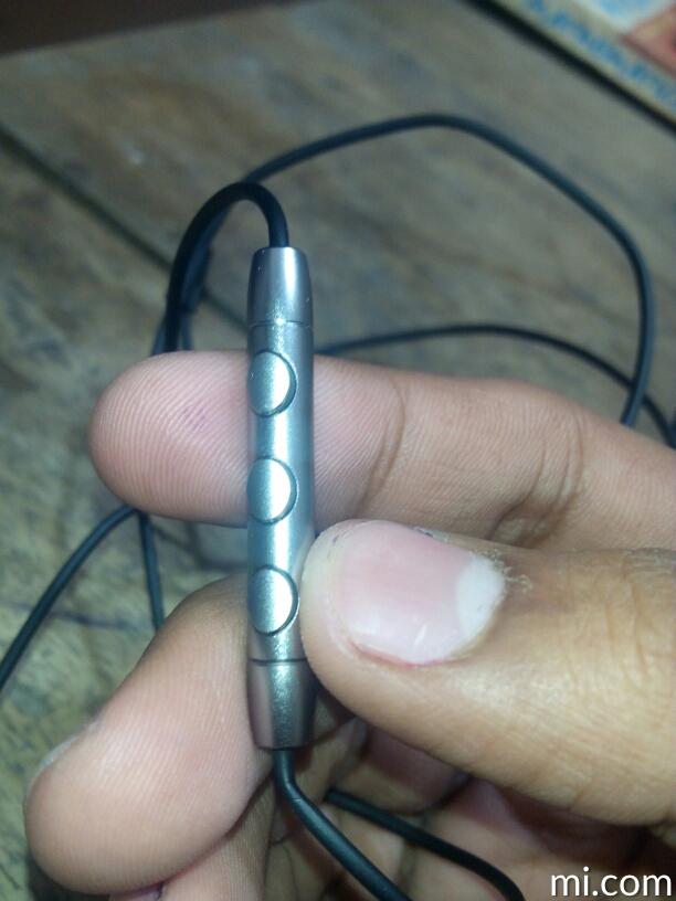 Mi In-Ear Headphones Pro HD - Mi India