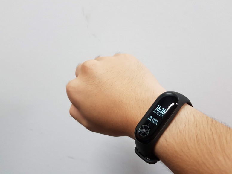 แกะกล่องรีวิว | Xiaomi Mi Band 3 สายรัดข้อมือ Fitness Tracker กับราคาสบายกระเป๋าสุด ๆ